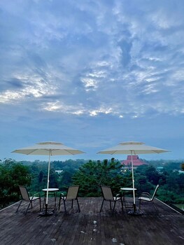 river valley resort