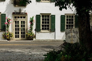 black bass hotel