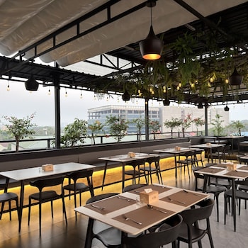 green star hotel yangon