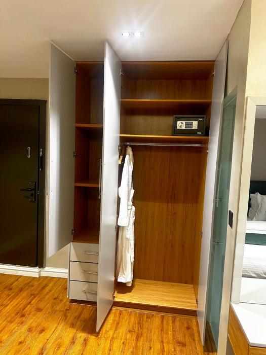 taja hotels ltd adeniyi jones ikeja