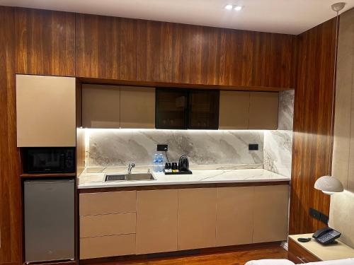 taja hotels ltd adeniyi jones ikeja