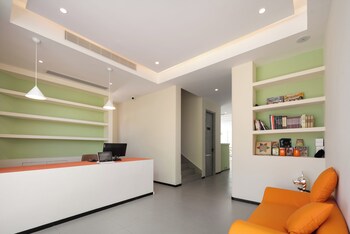 Sanya Shengge International Hostel,,2 star