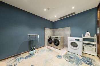 trendy romantic hotel guangzhou beijing road pedestrian street haizhu square metro station branch