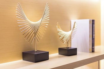 trendy romantic hotel guangzhou beijing road pedestrian street haizhu square metro station branch