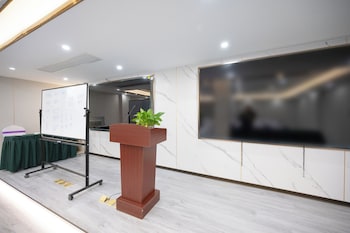 lanou international hotel beijing guomao gaobeidian metro station branch