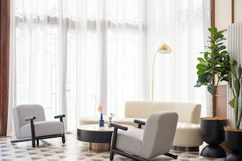 Lanou International Hotel Beijing Guomao Gaobeidian Metro Station Branch,,4 star