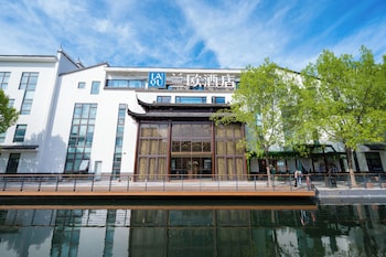Lanou International Hotel Beijing Guomao Gaobeidian Metro Station Branch,,4 star