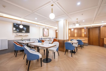 lanou international hotel beijing guomao gaobeidian metro station branch