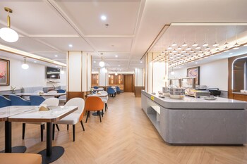 lanou international hotel beijing guomao gaobeidian metro station branch