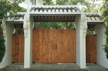 muca hoian co living and work retreat