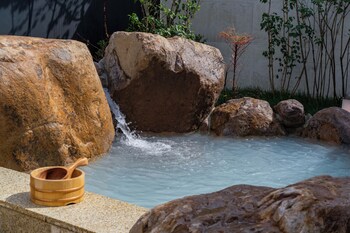beijing wanli yipiao courtyard hot spring resort