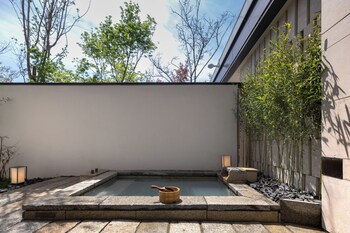 beijing wanli yipiao courtyard hot spring resort