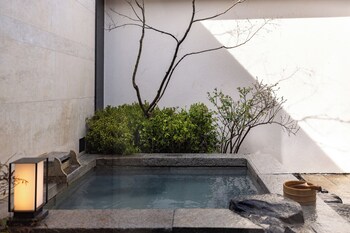 beijing wanli yipiao courtyard hot spring resort
