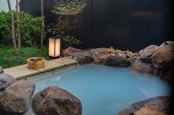 beijing wanli yipiao courtyard hot spring resort