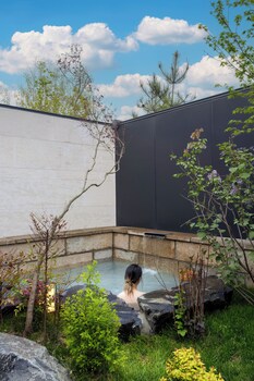 beijing wanli yipiao courtyard hot spring resort