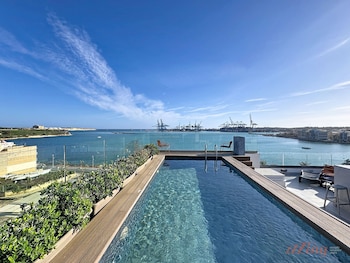 South 32 Hotel By Zzzing,,3 star