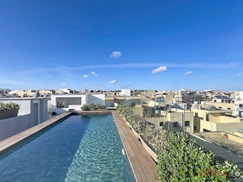 South 32 Hotel By Zzzing,,3 star
