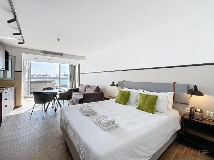 south 32 hotel by zzzing
