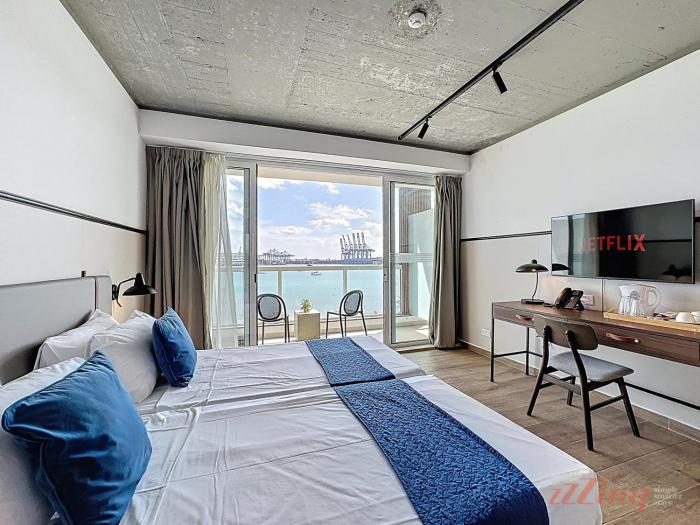 south 32 hotel by zzzing