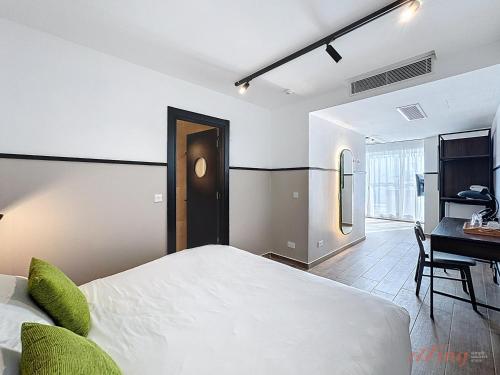 south 32 hotel by zzzing