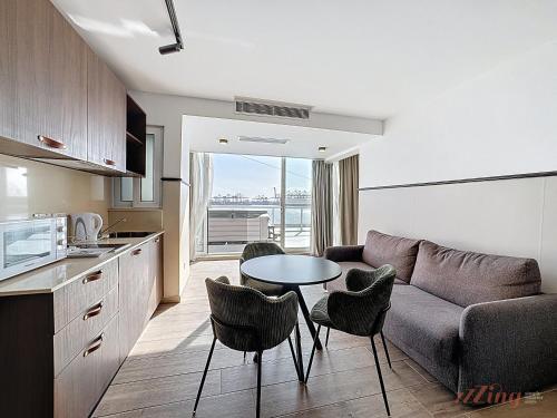 south 32 hotel by zzzing