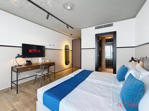 south 32 hotel by zzzing