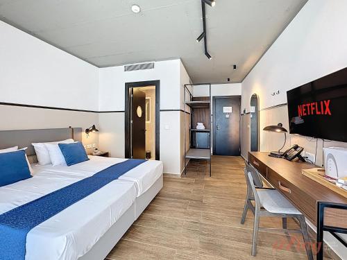 south 32 hotel by zzzing