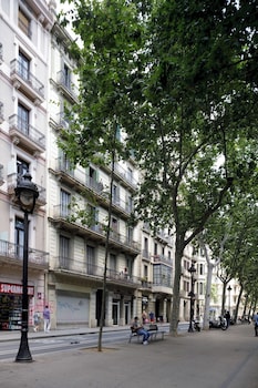 enjoy apartments gran via