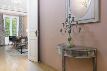 Enjoy Apartments Gran Via,,3 star