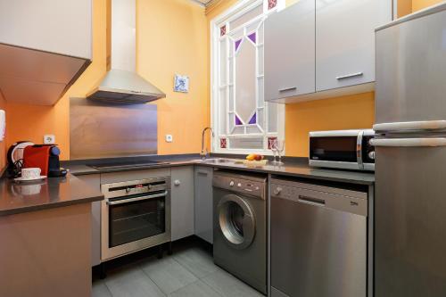 enjoy apartments gran via