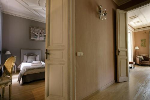 enjoy apartments gran via