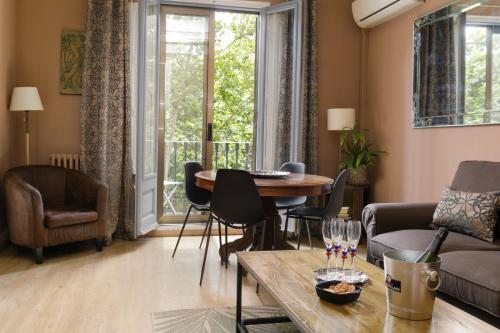 enjoy apartments gran via