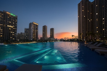lumiere parkview apartment