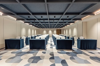 holiday inn express beijing lize business district by ihg