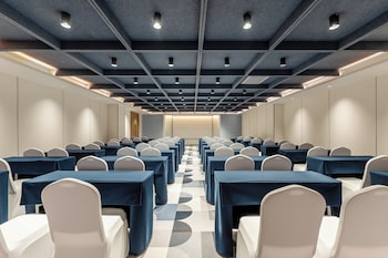 holiday inn express beijing lize business district by ihg