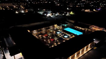 relax hotel and spa