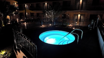 relax hotel and spa