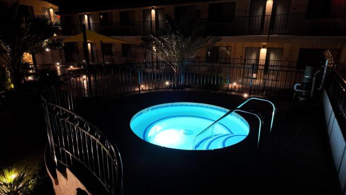 relax hotel and spa