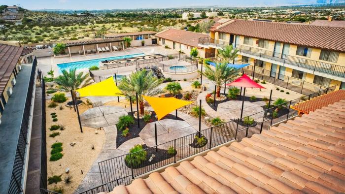 relax hotel and spa