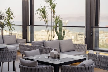 april hotel
