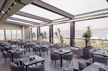 april hotel