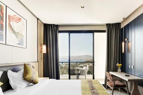 april hotel