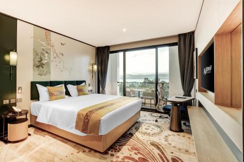 april hotel