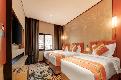 april hotel