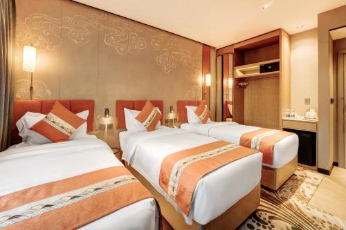 april hotel