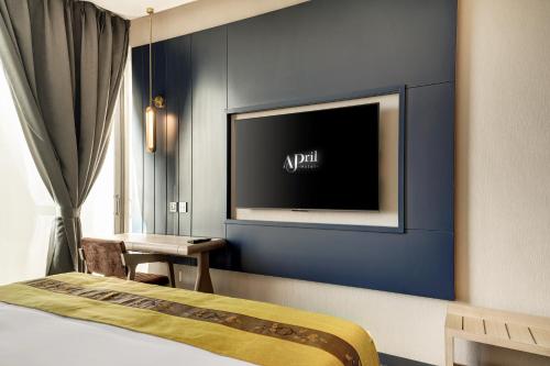 april hotel