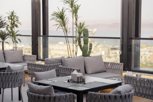 april hotel