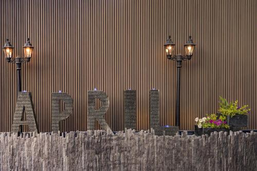 april hotel
