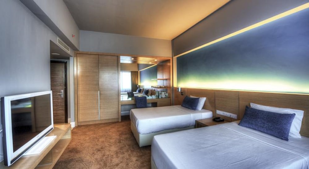 raia hotel kota kinabalu