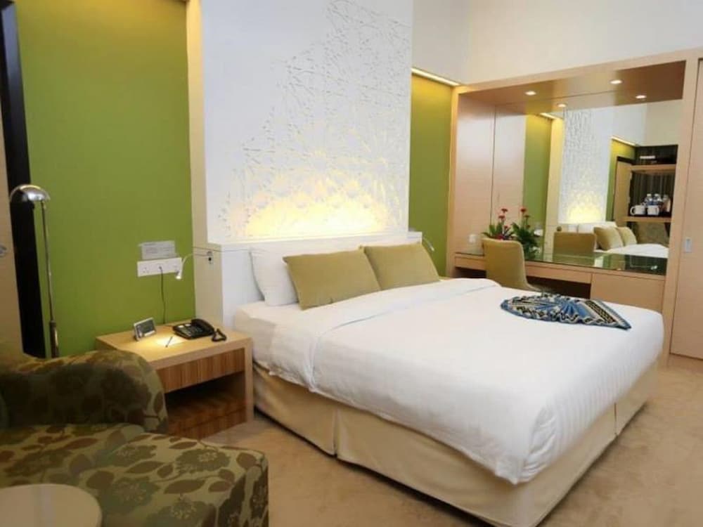 raia hotel kota kinabalu